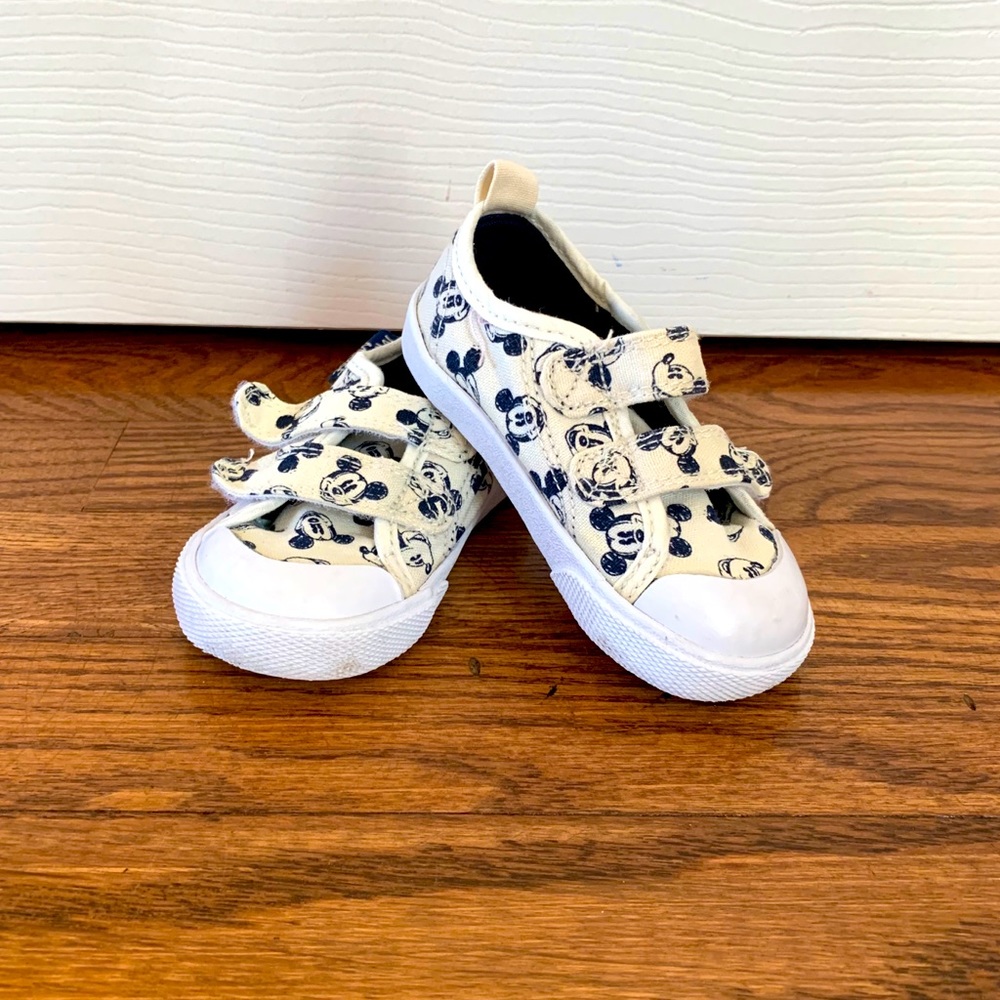 Mickey Toddler H&M sneaker
